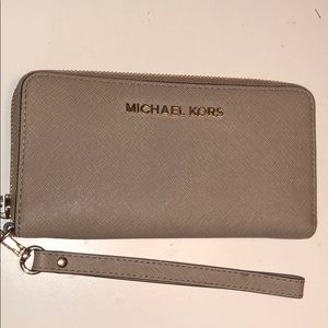 Michael Kors Wallet/Wristlet